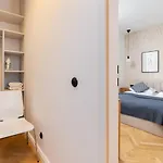 Apartament With Balcony Downtown By Renters *