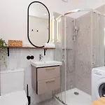 Apartament With Balcony Downtown By Renters