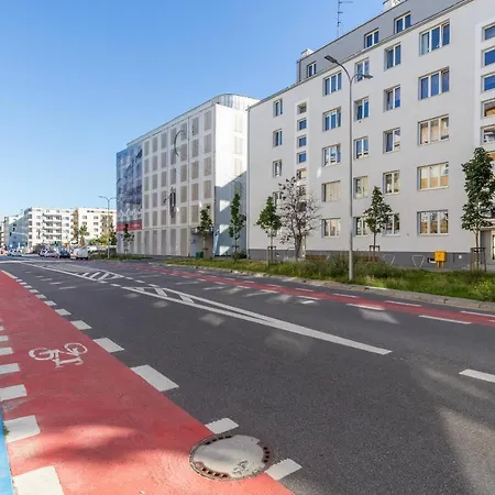 Apartament With Balcony Downtown By Renters