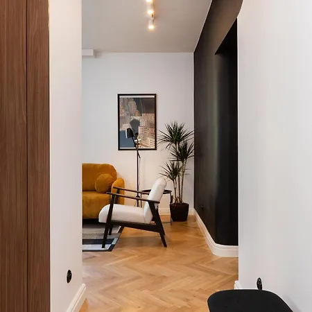 With Balcony Downtown By Renters Apartment