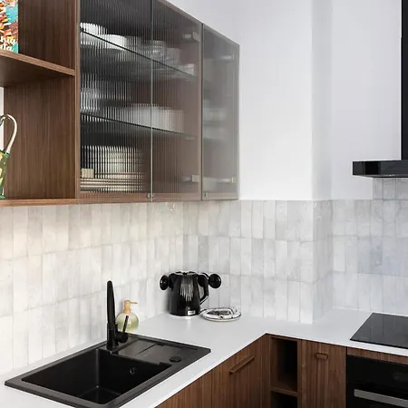 Appartamento With Balcony Downtown By Renters *