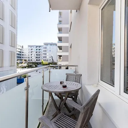 Appartamento With Balcony Downtown By Renters Gdynia